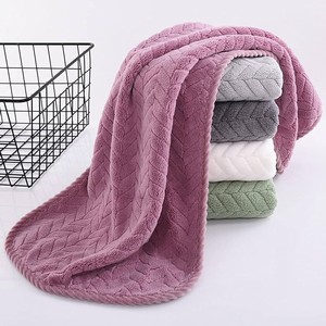 Microfiber Towels for Bath-Soft Coral Fleece Towel with Hook Quick Dry Super Absorbent-Bath Towel for Men and Women-70 x 140 cm (Green/Pink/Grey, Pack of 3)